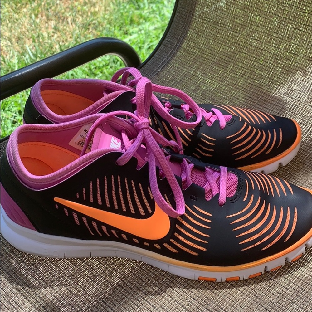 Nike Women’s Size 7 Running Shoes Neon EUC!